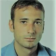 laureato in relazioni pubbliche, filosofia e Scienze Umanistiche  impartisce lezioni di storia per studenti di qualsiasi grado di scuola